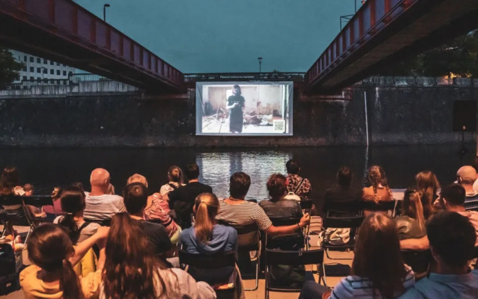 Součástí filmového festivalu Finále Plzeň je i oblíbené promítání filmů na netradičních místech