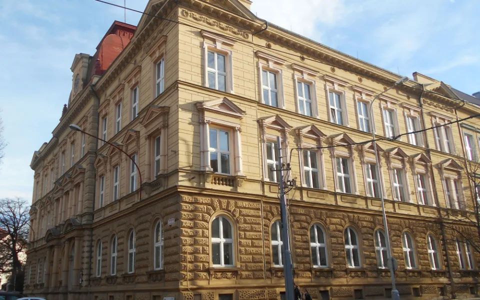 Západočeská univerzita se může pustit do rekonstrukce budovy Fakulty pedagogické, přijde na 383 milionů