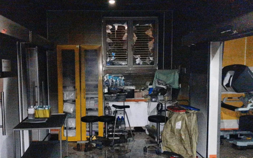K požáru v pavilonu chirurgie vyjížděli v podvečer hasiči do fakultní nemocnice. Evakuovat museli 45 osob
