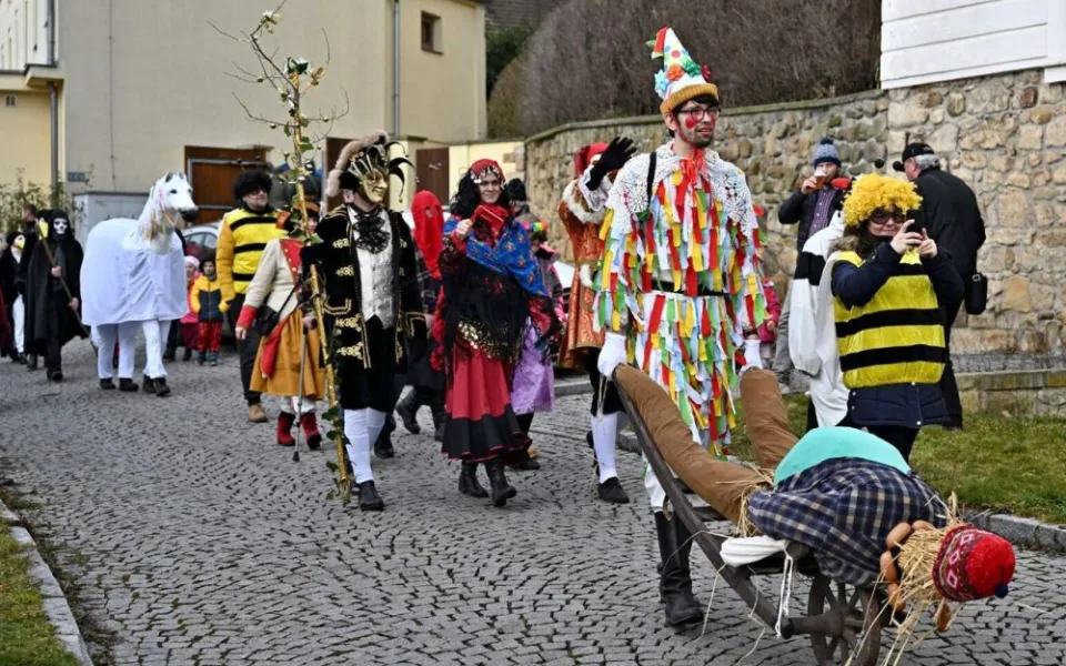 Tradiční masopust znovu připomene populární bláznové dny v plzeňském Bolevci