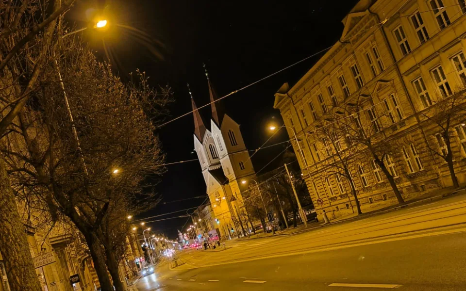 Veřejné osvětlení v Plzni čeká do tří let rekonstrukce za stovky milionů. Nová světla výrazně omezí světelný smog