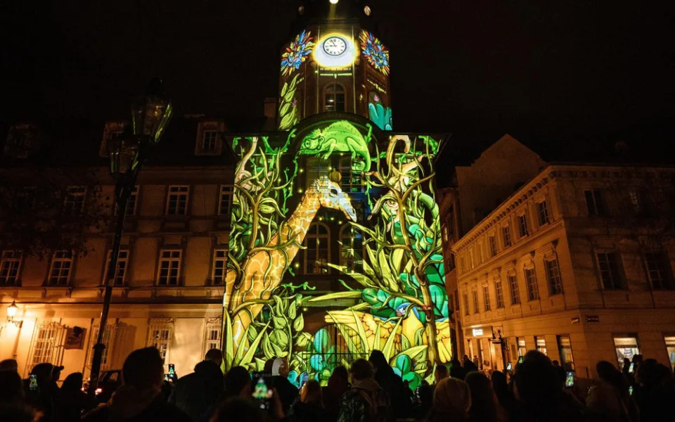 Na Mži se vzedme obří vodní stěna, Festival světla BLIK BLIK letos ohromí svou rozsáhlostí