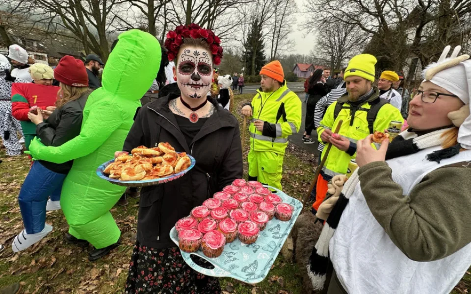 Na pestrém masopustu v příhraniční obci frčely sladkosti