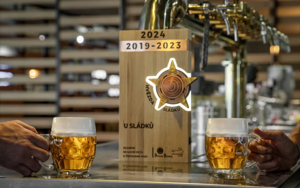 Hvězdu sládků už získalo v Česku přes 836 provozoven. Na správně ošetřené pivo se chodí i do kaváren nebo na farmy