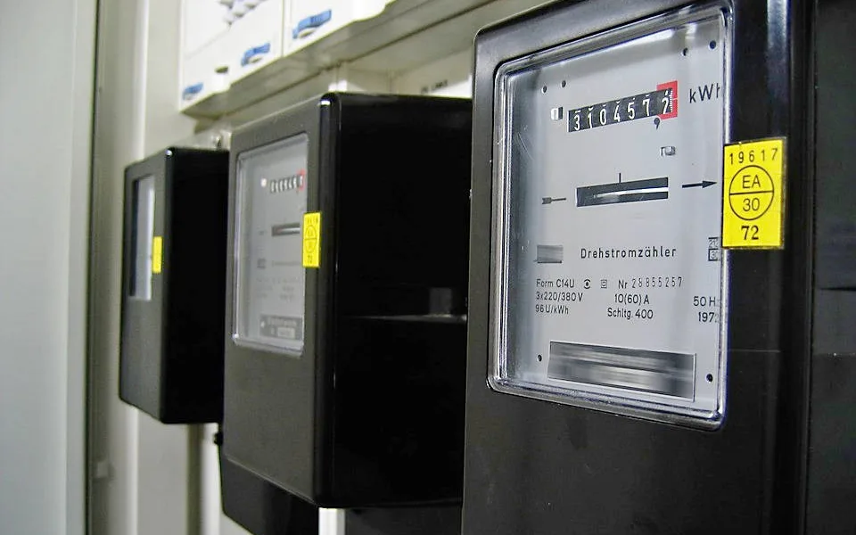 POLITICKÁ KORIDA: Má kraj pomáhat lidem ohroženým vysokými cenami energií?