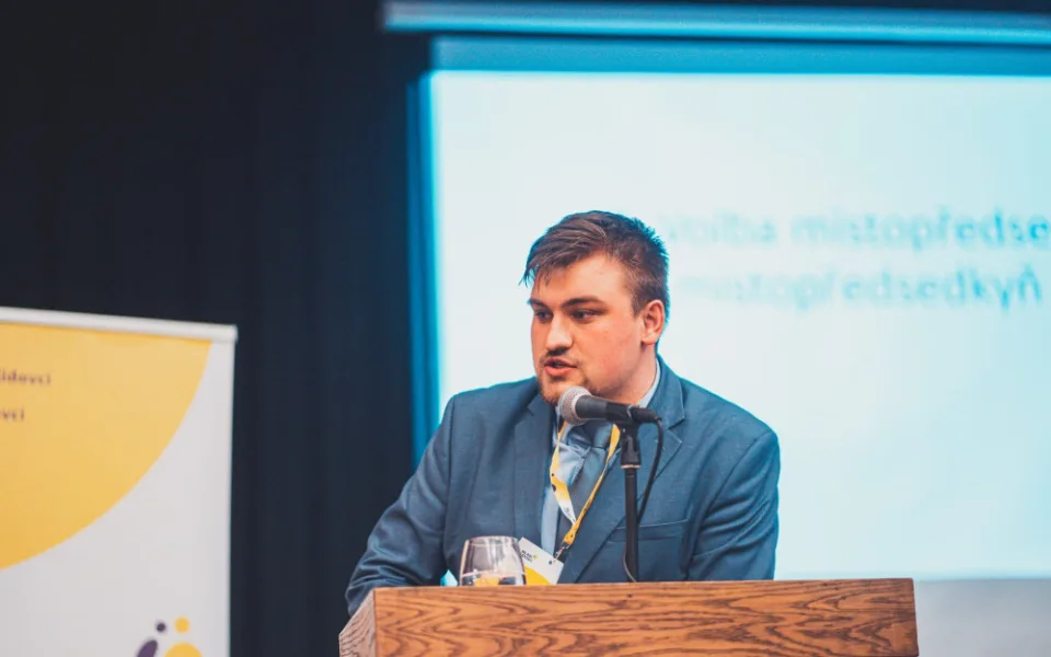 Plzeňský student politologie Vlastimil Stříbrný vystřídá na eurokandidátce SPOLU poslance Hayata Okamuru