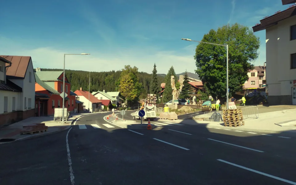 Po zimní přestávce se opět rozběhnou práce na opravě silnice I/27 v centrální části Železné Rudy
