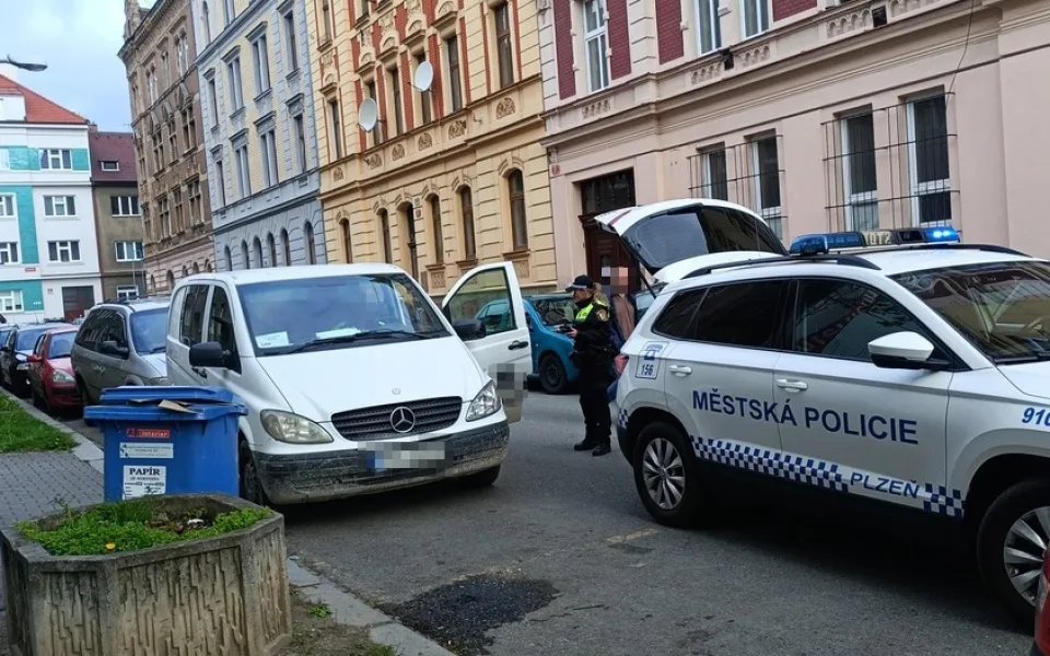 Na opilce ve firemním autě poslal městskou policii zaměstnavatel řidiče. Motorista nadýchal 4,10 promile