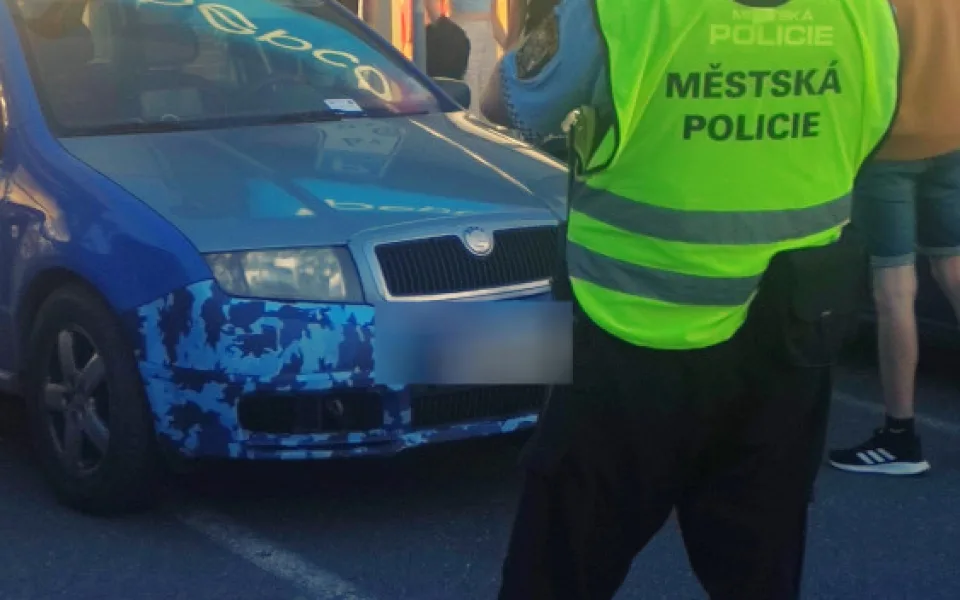 Foto plzeňské městské policie z tuningového srazu
