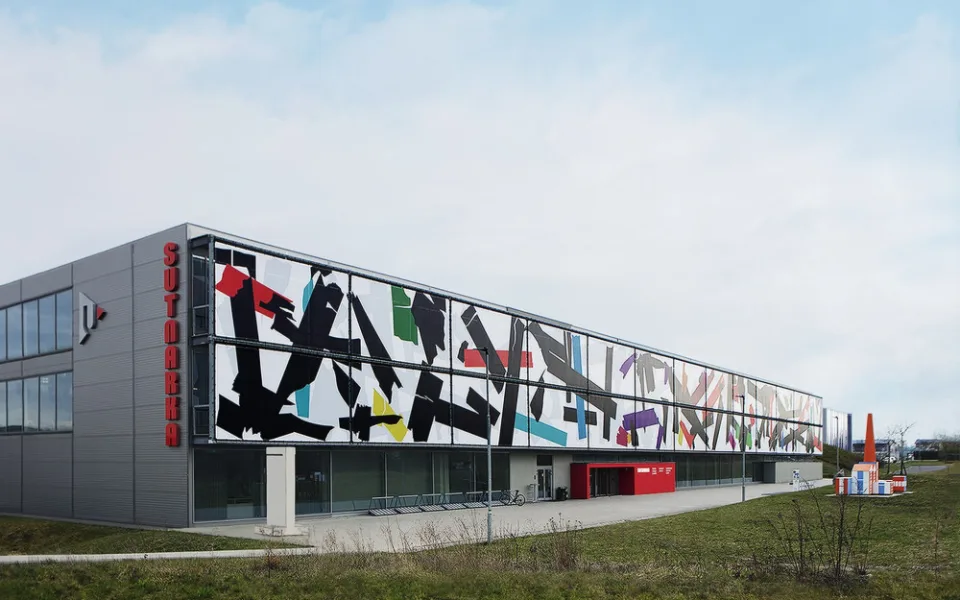 Sutnarka si nadělila k 20. výročí novou pestrobarevnou podobu průčelí, chystá také populární ArtCamp