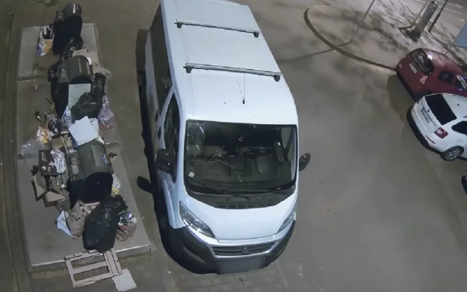VIDEO: Podívejte se, jak bleskově vznikají černé skládky. Hrozí za ně velké pokuty
