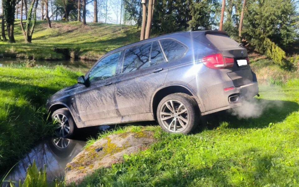 Takto neslavně cizinec zakončil svoji jízdu s kradeným vozem