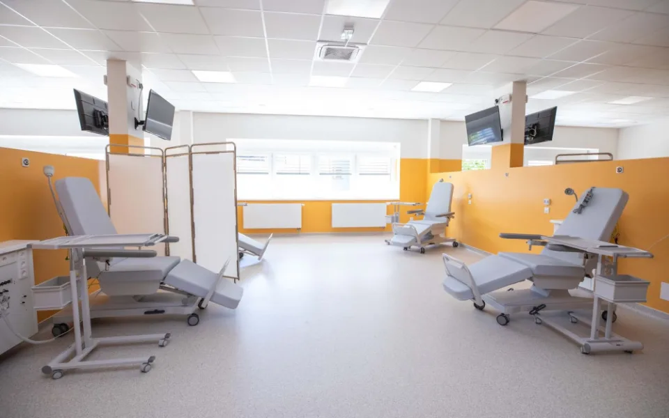Nové dialyzační středisko za 80 milionů korun má Klatovská nemocnice pro pacienty se selháním ledvin