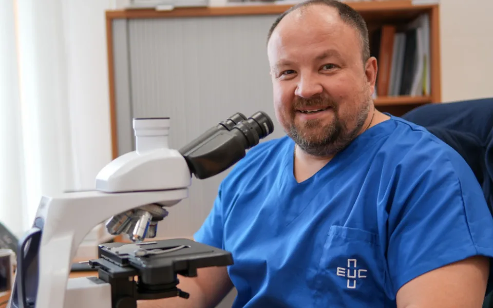 Chtěl jsem působit v oboru, kde jde výzkum dopředu, říká MUDr. Vít Martin Matějka, klinický onkolog z EUC Kliniky Plzeň
