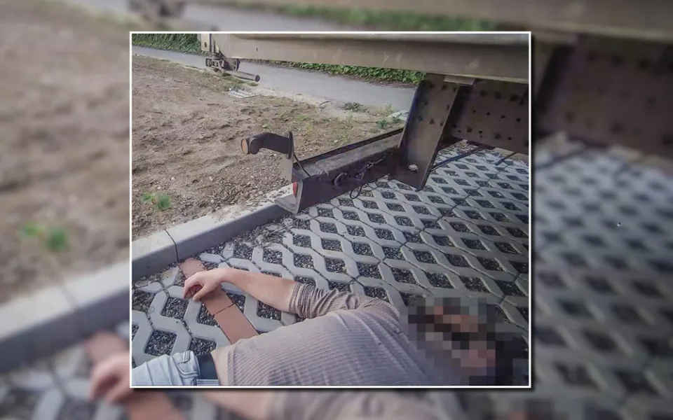 Opilec si ustlal pod náklaďákem, nadýchal skoro čtyři promile a jen mumlal