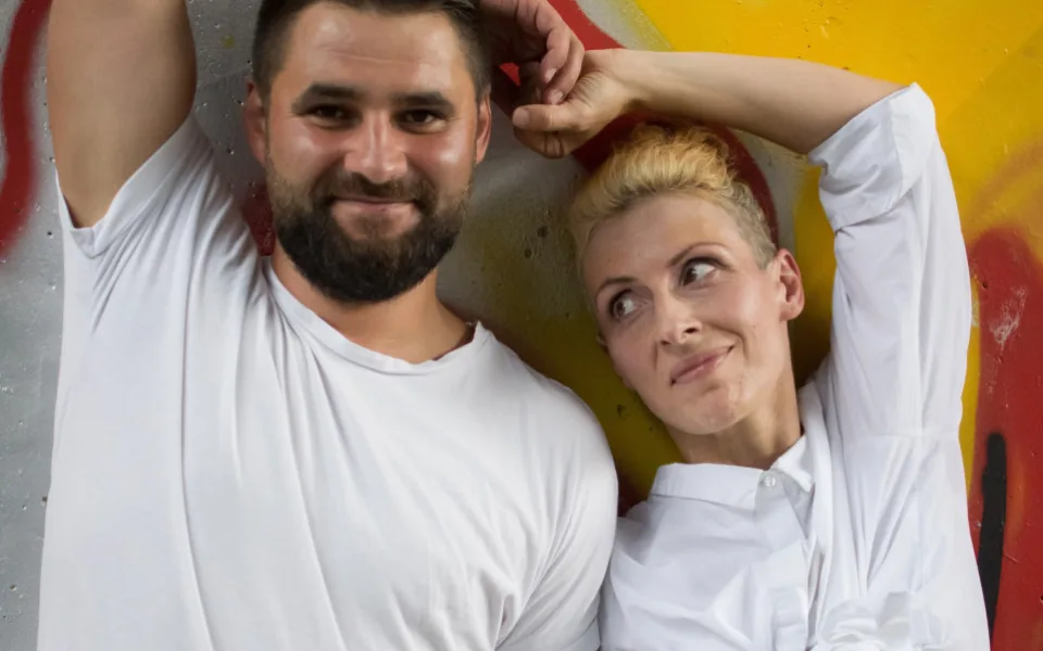 Místo fotbalu začal žonglovat, nyní vede uměleckou skupinu a pořádá festival nového cirkusu