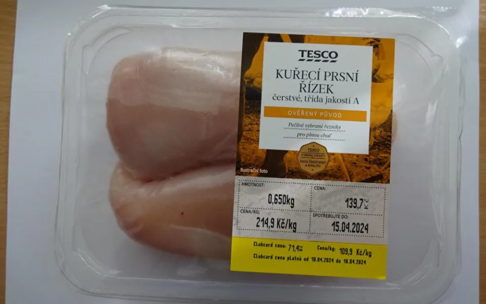 Salmonela v kuřecím mase z Ukrajiny, inspektoři varují před infikovanými řízky