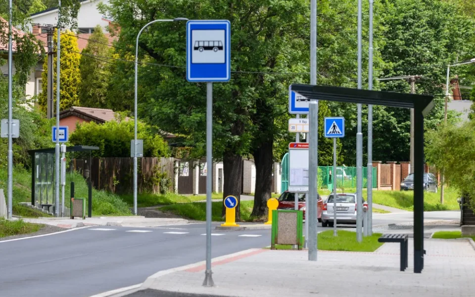 V plzeňském Ráji je díky úpravám komunikace a zastávek bezpečněji