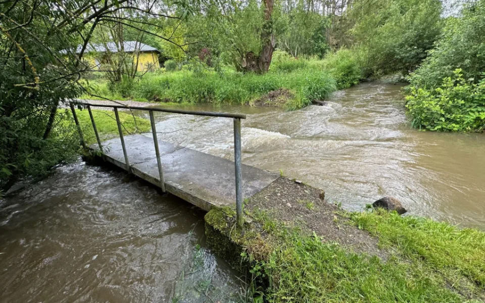 Na jižním Plzeňsku se i malé potoky změnily v dravé řeky