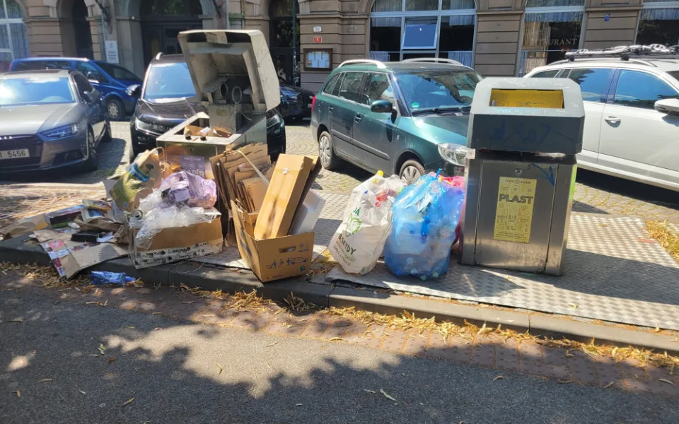 Město posílí víkendový svoz odpadu v centru a rekreačních oblastech