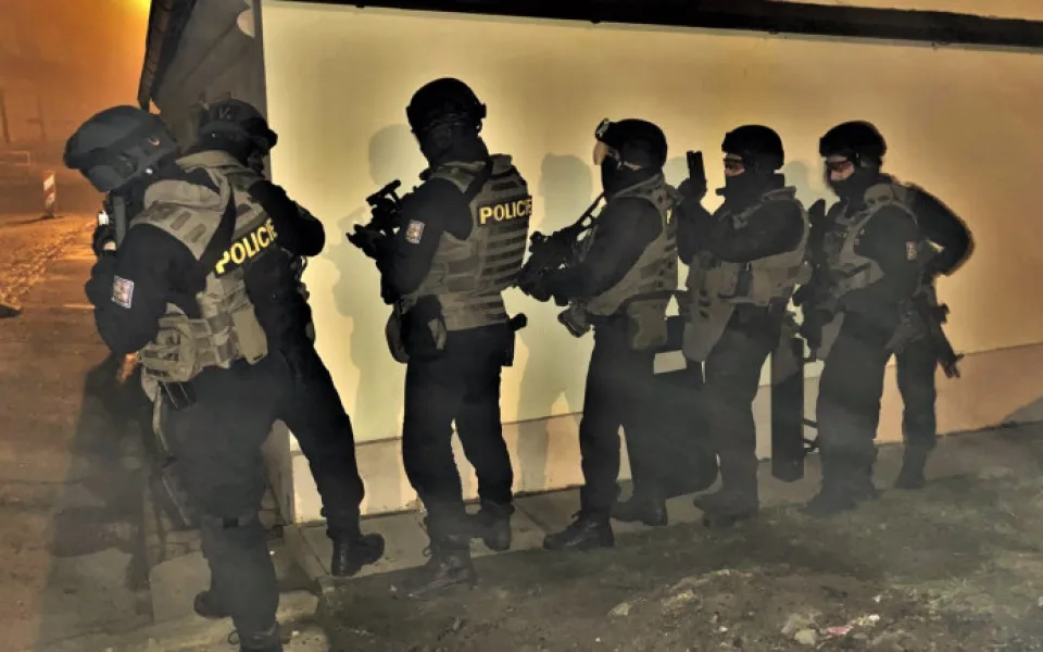 Při krycí akci s názvem Kefír policie rozprášila osmičlenný gang obchodníků s pervitinem