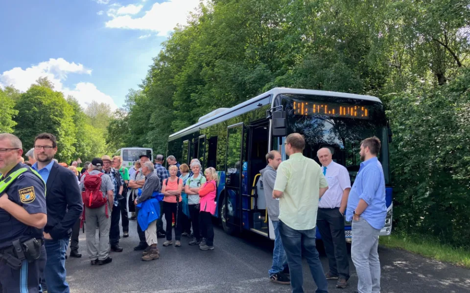 Příhraničí Bavorska a Plzeňského kraje spojují tři autobusové linky, zájem roste.