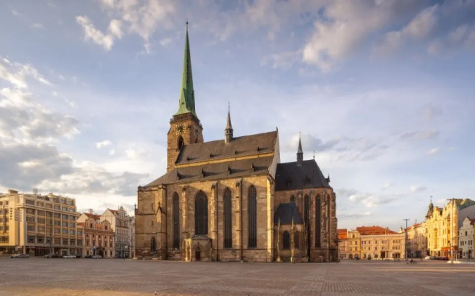 Velká výzva pro architekty. Měli by vrátit život na náměstí Republiky, aby po něm lidé jen neprocházeli