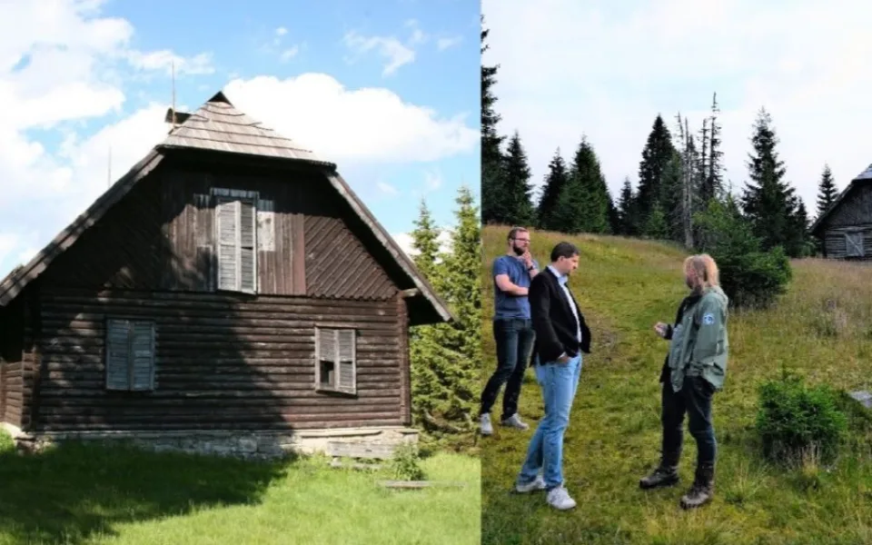 Slavná Roklanská chata na Šumavě unikla demolici a bourat se nebude. Chatu si prohlédl ministr životního prostředí Petr Hladík s ředitelem NP Šumava Pavlem Hubeným