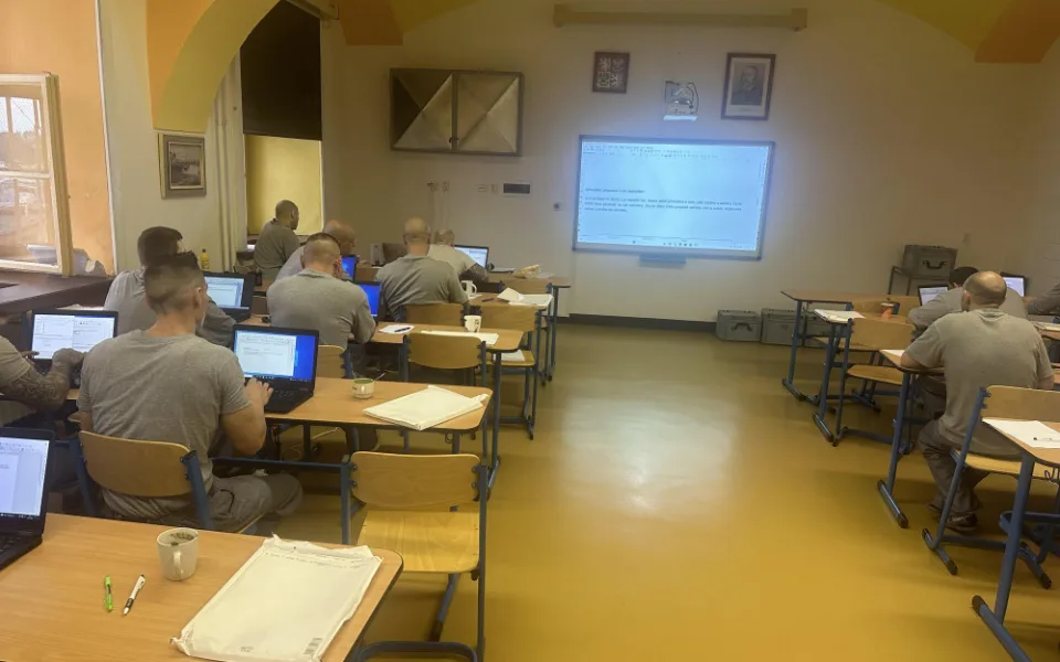Mezi vězni je obrovský zájem o kurzy digitální gramotnosti, pobytem za mřížemi ztratí s technologiemi krok