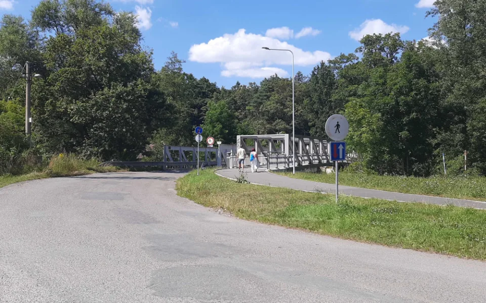 Oprava silnice kolem hřbitova si vyžádá uzavírku, hotovo bude do Dušiček