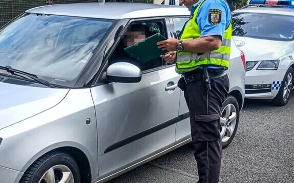 Mladý řidič fabie se řítil městem rychlostí 109 km/h, hrozí mu vysoká pokuta