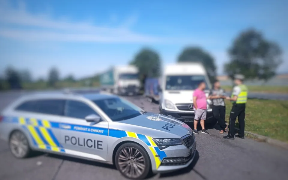 S přetíženými náklaďáky jelo po dálnici sedm řidičů z dvacítky kontrolovaných vozidel