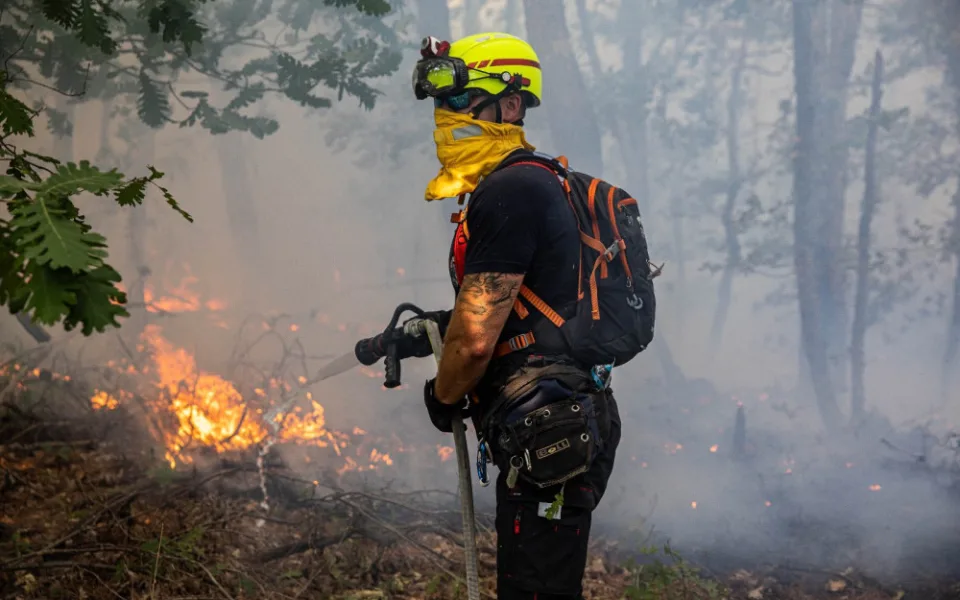 Do boje s rozsáhlým požárem u Aténách vyrazili i plzeňští hasiči, budou tam deset dní