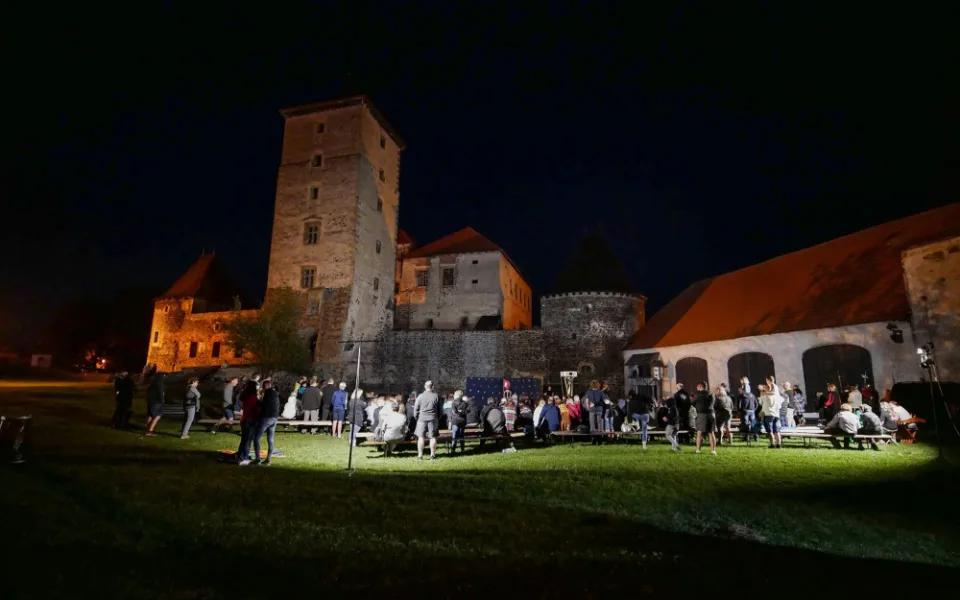 Hradozámecká noc na památkách Plzeňského kraje nabídne prohlídky, hudbu, divadlo