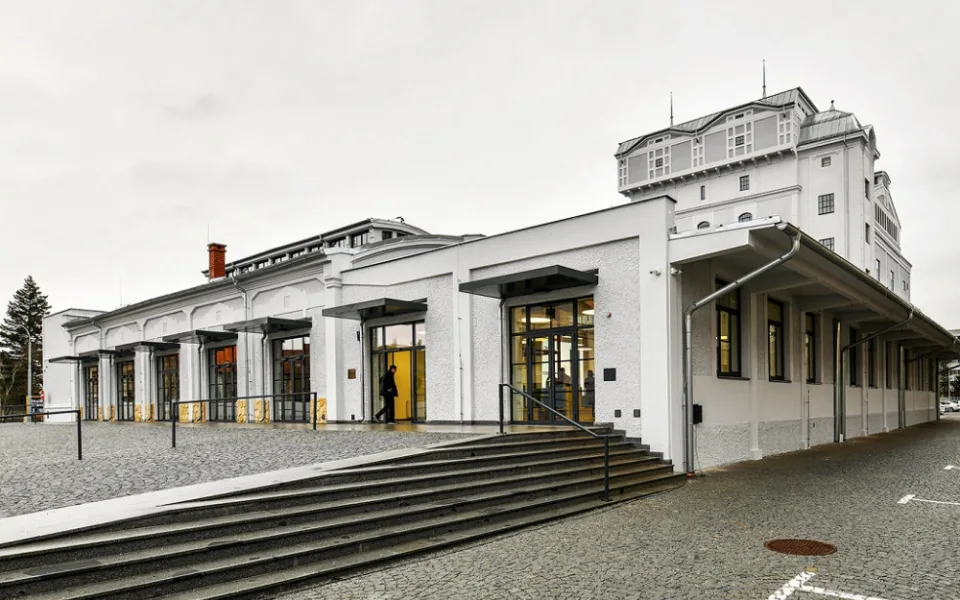 V místech bývalého pivovaru Světovar zamořeného nebezpečnou látkou je dnes moderní technologický park