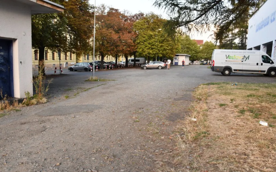 Plocha před zimním stadionem projde po letech zásadní proměnou za 5,7 milionu korun