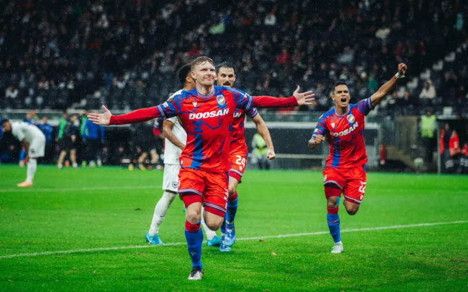 Fotbalisté Plzně fantastickým závěrem utkání smazali dvoubrankovu ztrátu a ve Frankfurtu remizovali 3:3