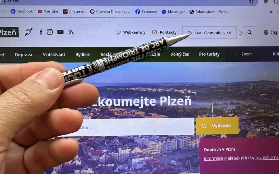 Přehlednější web pro seniory a občany s handicapem spustilo město Plzeň. Nabízí i funkci čtení textu nahlas