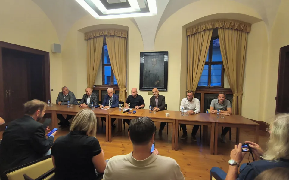 V nové jedenáctičlenné radě Plzeňského kraje má být sedm náměstků