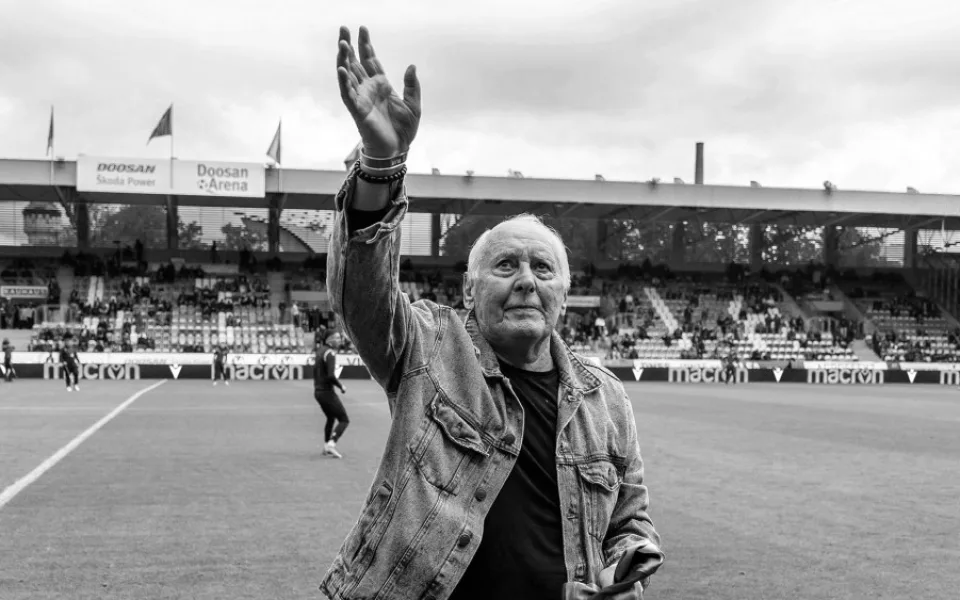 Do fotbalového nebe odešel legendární brankář František Čaloun