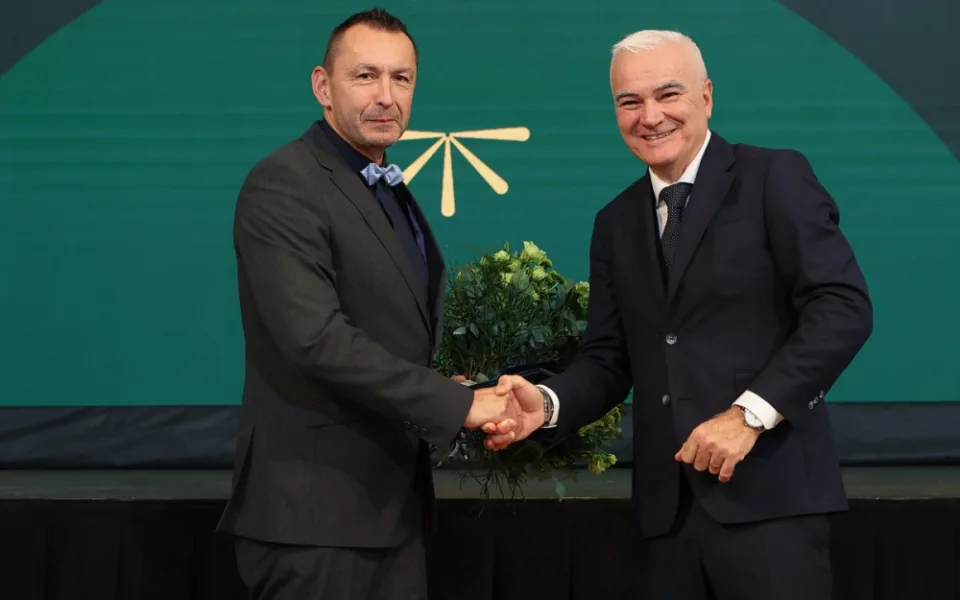 Zachránce malé holčičky, kterou napadli psi, obdržel Cenu hejtmana za záchranu života