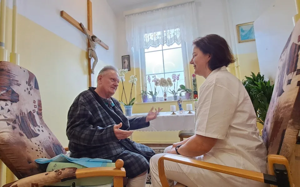 Většina pacientů si chce jen tak popovídat, říká nemocniční kaplanka Kateřina Broučková