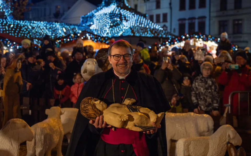 Plzeňský biskup Tomáš Holub pečuje také o své lidství, potkat ho můžete na tenise i na běžkách