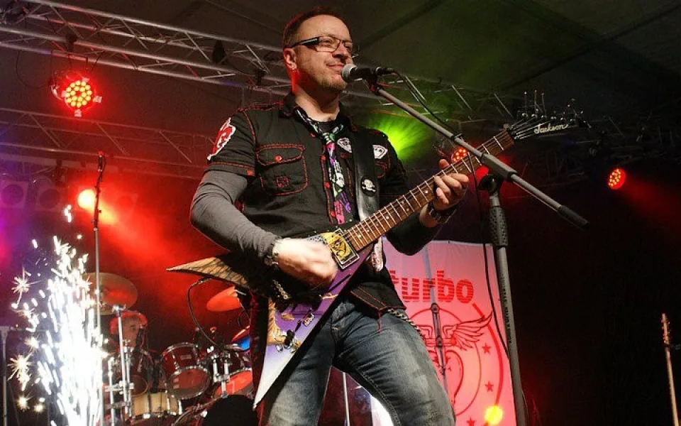 Legendární skupinu Turbo opustil frontman Míra Chrástka