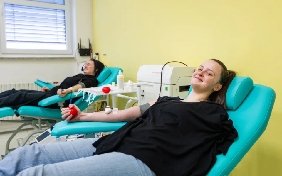 Nemocnice lákají dárce krve na zajímavé benefity, nechybí skipasy nebo lístky do zoo
