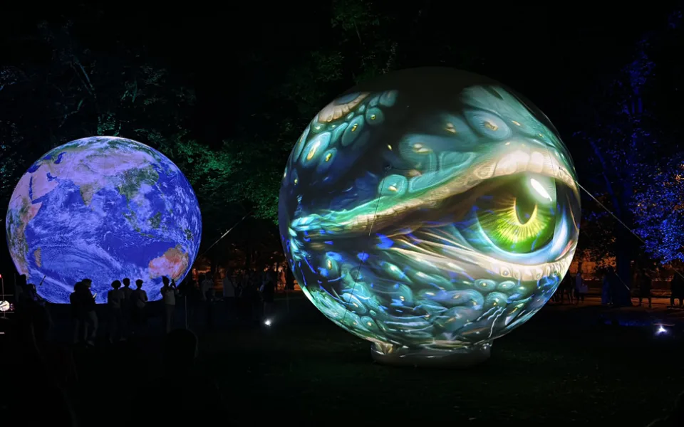 Rekordní počet 20 instalací a videomappingů rozzáří letošní desátý ročník festivalu světla BLIK BLIK