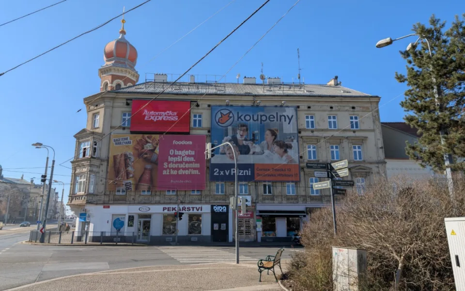 Sady Petatřicátníků jsou ukázkou vizuálního smogu v praxi.