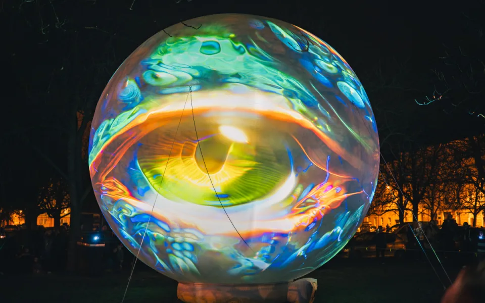 Tisíce lidí navštívilo jubilejní festival světla BLIK BLIK, nejvíce se líbily instalace na náměstí