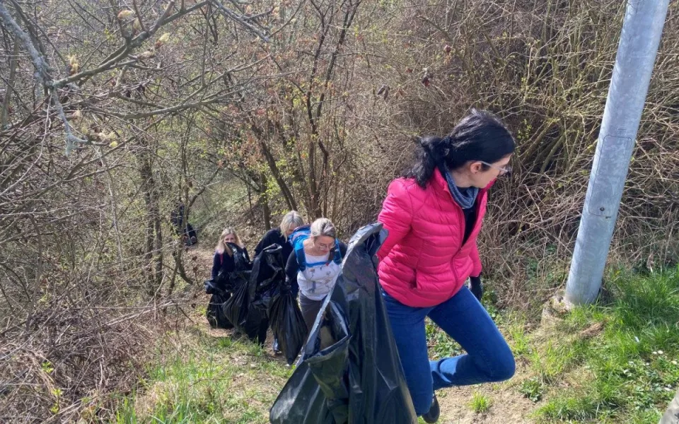 Božani a Božanky uklízeli okolí řeky Úslavy