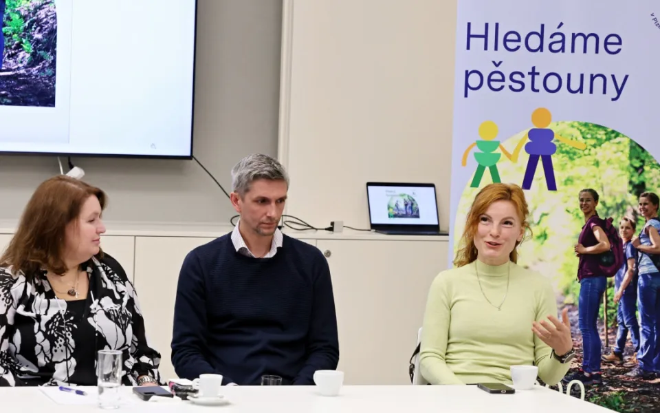 Akutní nedostatek pěstounů má Plzeňský kraj, potřebuje dlouhodobě desítky nových